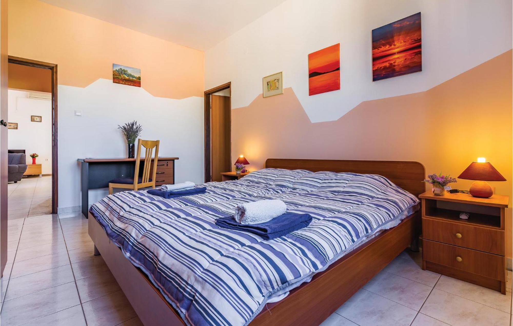2 Bedroom Awesome Apartment In Vinkuran Exterior foto
